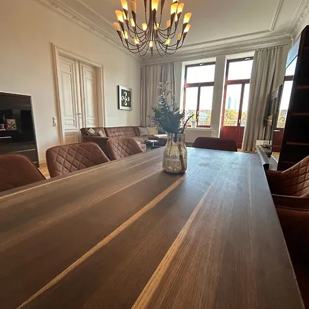 **traumhafte City-wohnung // 120qm // 4-raeume** * Lipsko