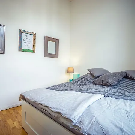 **traumhafte City-wohnung // 120qm // 4-raeume** Apartmán